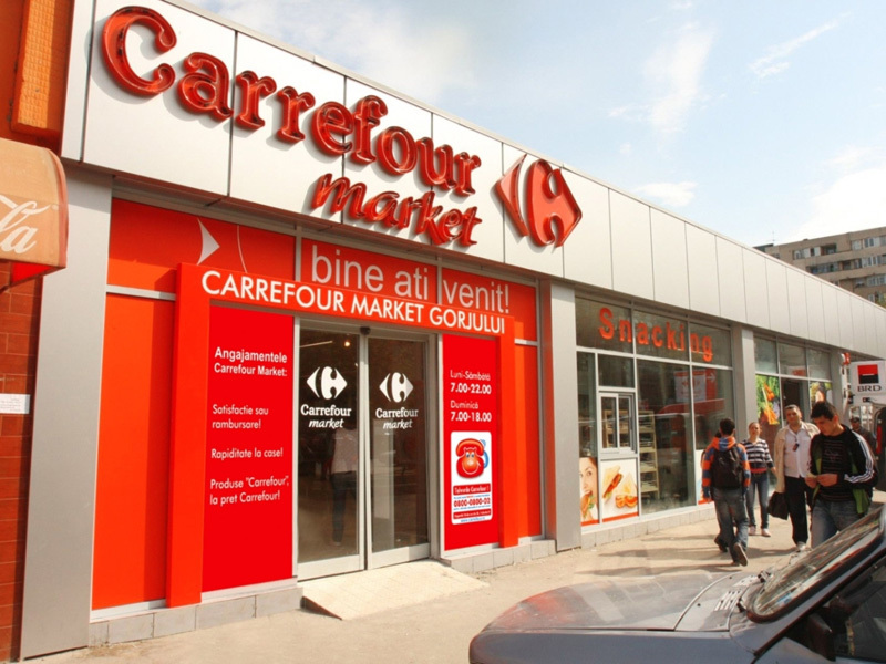 Cum se lupta Carrefour Market cu Mega Image pentru clienti