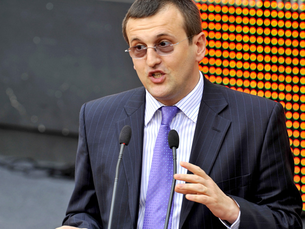 Cristian Preda: A discuta despre remaniere inseamna a slabi Executivul