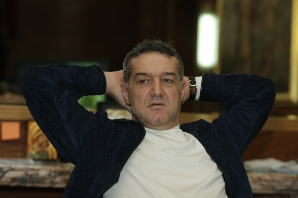 Judecatoria Sectorului 5 i-a blocat conturile lui Becali