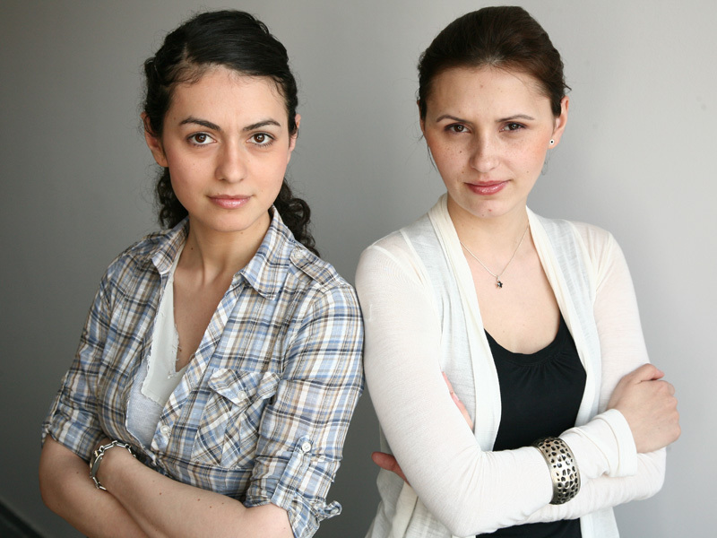 Comenteaza cu Ana si Iuliana: Ai plati pentru stirile online?