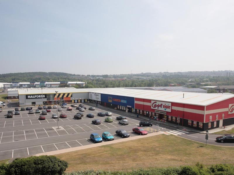 Colliers: Dezvoltatorii transforma mall-urile in parcuri de retail
