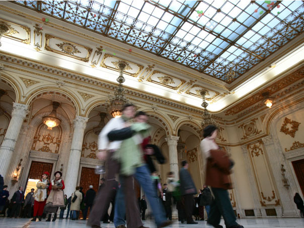 Porti deschise la Parlament: Circa 7.500 de persoane au vizitat Palatul