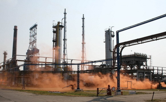 Kazahii aduc 100 milioane de euro pentru a plati 20% din datoriile Petromidia catre stat