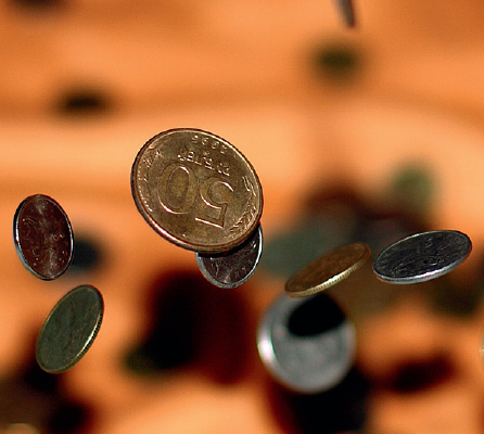 Primariile au cheltuit anul trecut 4,3 miliarde de euro cu salariile functionarilor