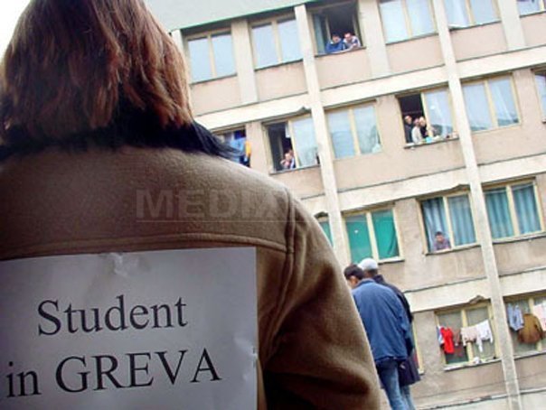 Studentii intra in greva japoneza