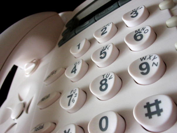 RCS&RDS nu mai da gratis telefonia fixa