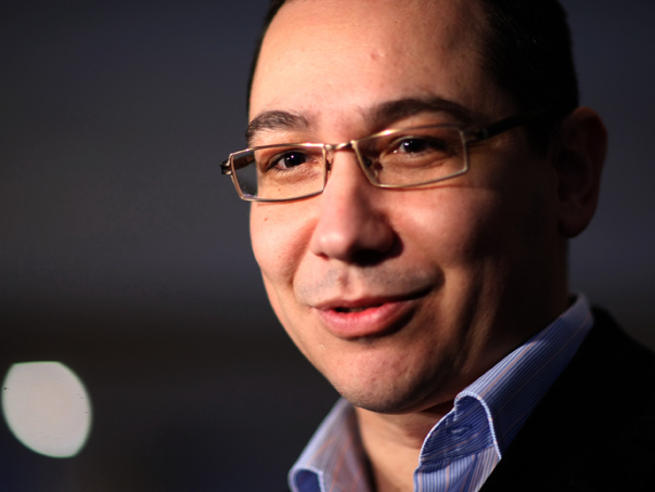 Ponta: PDL cheltuie de 1 Mai banii romanilor pe petrecerile de la mare