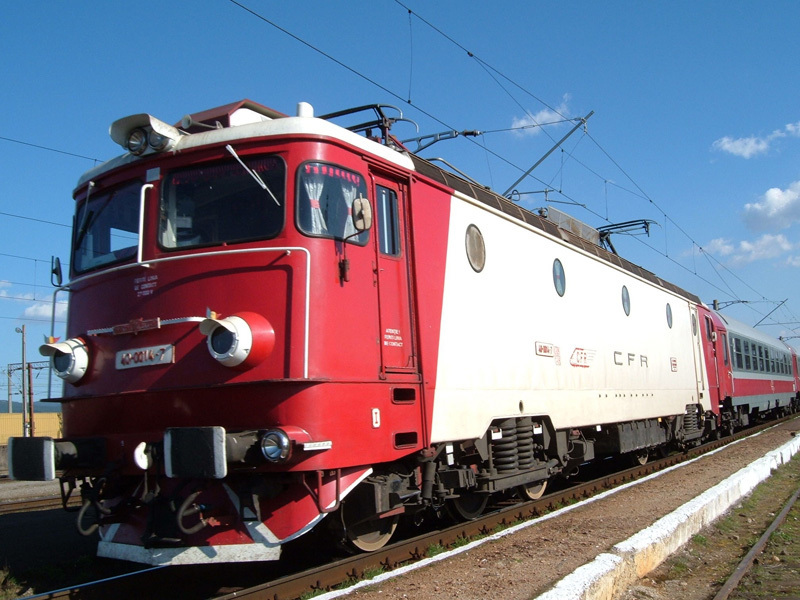 Pana sa ajunga in malluri, CFR instaleaza automate de bilete pe malul marii