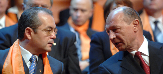 Parlamentarii PDL catre premierul Boc: „Noi am dat poporului circ, dvs. dati-i sange“