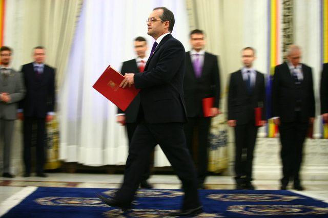 Ce credite au ministrii guvernului Boc