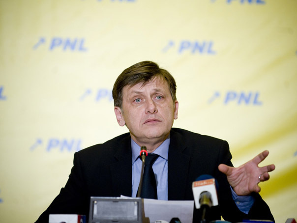 Crin Antonescu: Sansele motiunii de cenzura sunt de pana la 40%