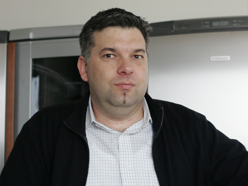 Szarvadi incearca sa recastige controlul asupra Domo