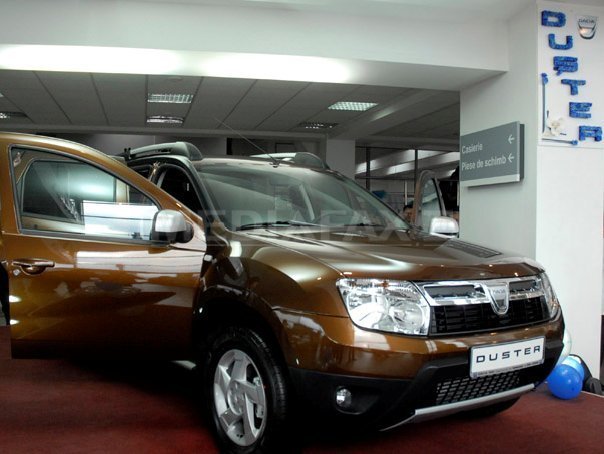 Franta interzice o reclama la Dacia Duster pentru ca prezinta masina drept un SUV ecologic