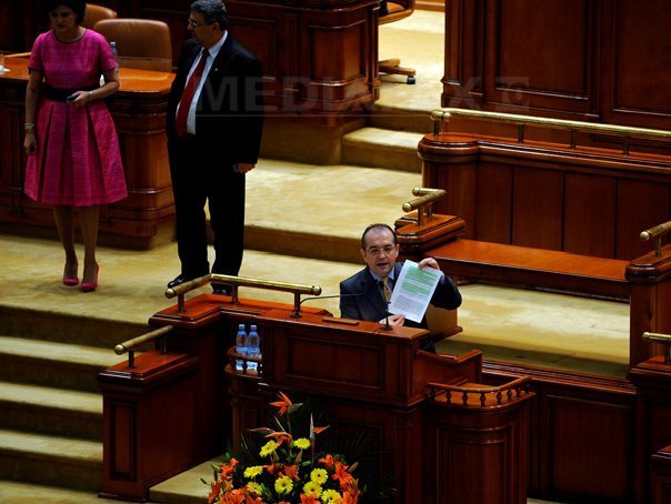 Motiunea a picat, Guvernul Boc ramane in functie