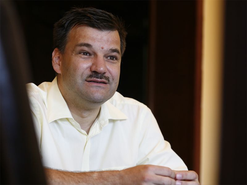 Oamenii de afaceri cer Guvernului externalizari, privatizare si licitatii centralizate