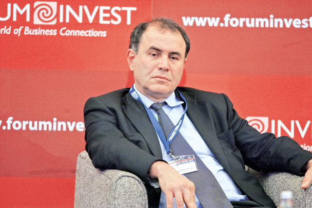Economistul care a vazut marea criza: euro va cobori sub dolar