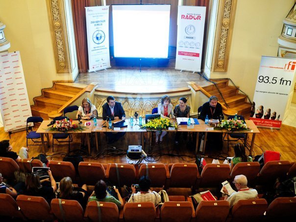 Agentiile de presa, intre provocarea internetului si constrangerile economice