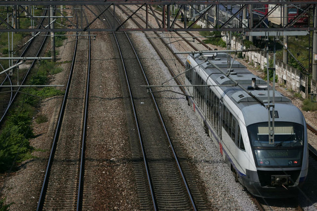 CFR „fura” conceptul low-cost: iti iei bilet din timp, platesti mai putin