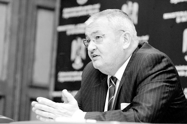 Interviu Vladescu:  Ne batem cu bancile pentru ca cer dobanzi exagerate la titlurile de stat