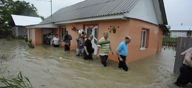 Prognozele Guvernului: O inundatie ca in 2008 vine la 150 de ani, una ca in 2010 apare o data la 200 de ani