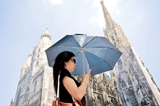 Canicula loveste de la New York la Moscova. La noi, caldura ziua si furtuni noaptea