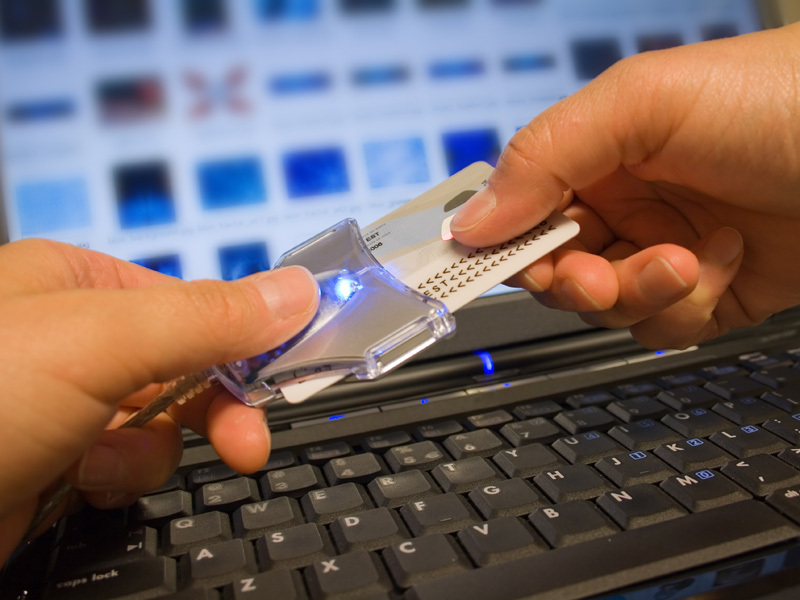 Tranzactii online cu cardul de 68,5 mil. euro in 2010