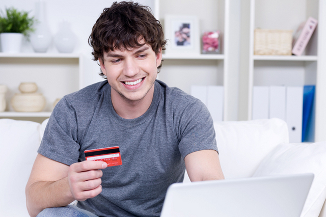 Cumparaturile pe internet prind viteza: un milion de tranzactii in sase luni