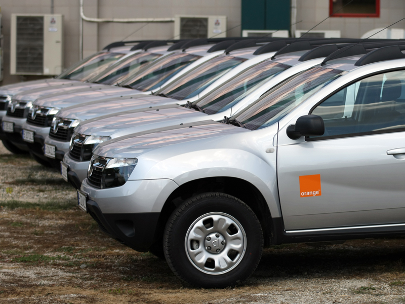 Orange, cel mai mare client de Duster: 46 de masini dintr-un foc