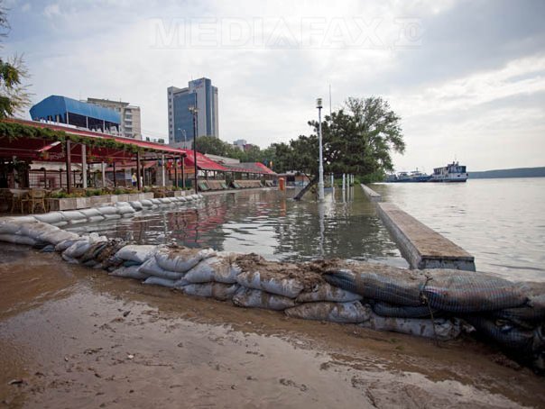 Cod rosu de inundatii pe Prut si Dunare, in zona Galati, valabil pana vineri la 16.00