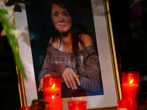 Madalina Manole, inmormantata la Ploiesti in prezenta a 5.000 de persoane