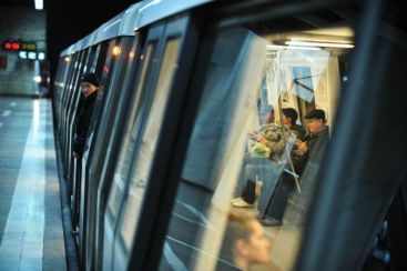 Mii de bucuresteni, afectati de blocajul de la metrou de luni dimineata