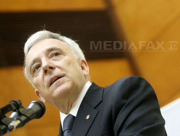 Isarescu: Banii virati lunar la buget de BNR in 2009 au acoperit 150.000 de pensii medii