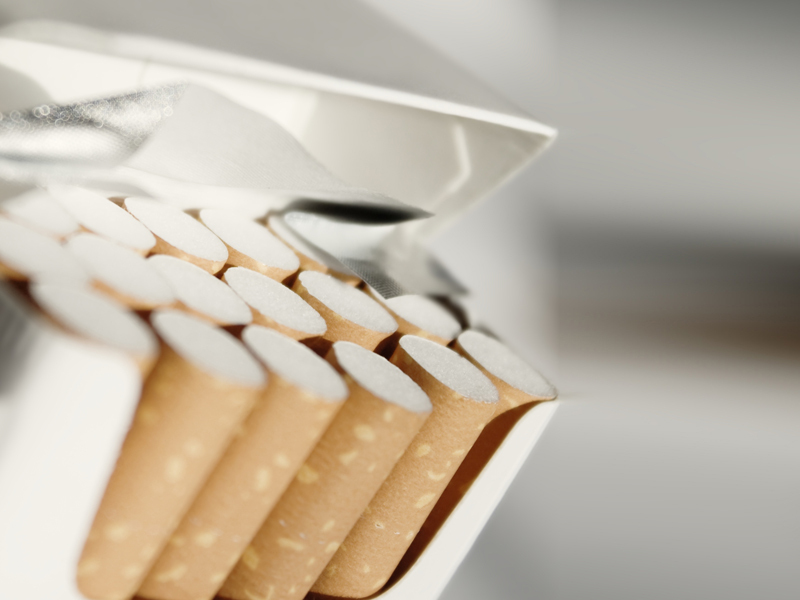 Cele mai stupide motive pentru care fumeaza romanii - SLIDESHOW