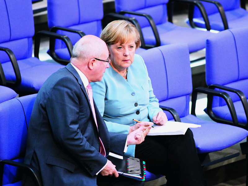 Angela Merkel, tot mai singura