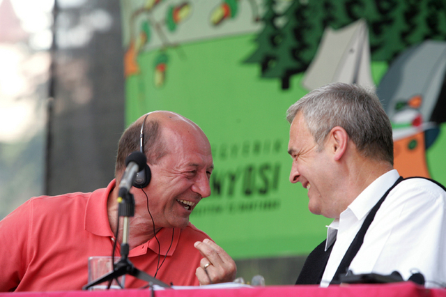 Basescu, intampinat in Harghita cu „Pasaportul, va rog!“