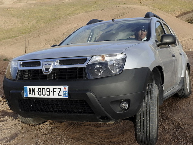 Din nou atac la Dacia Duster: jurnalistii francezi spun ca franeaza prost