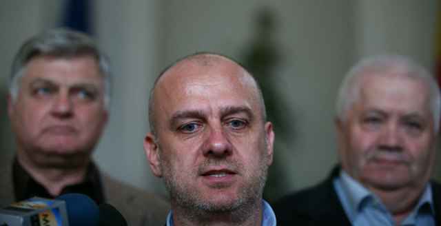 Legea salarizarii: majoritatea bugetarilor primesc in plus 1% in 2011