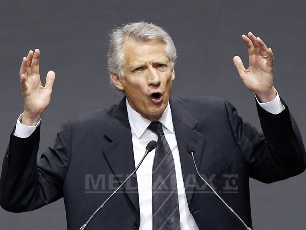 Dominique de Villepin: Expulzarea romilor, "o pata de rusine pe drapelul" francez