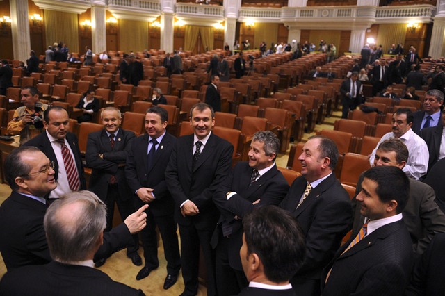 Legea ANI a trecut de Parlament. Senatorii au baut "cucuta” din interes national