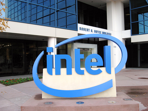 Intel preia divizia wireless a companiei germane Infineon pentru 1,4 miliarde de dolari