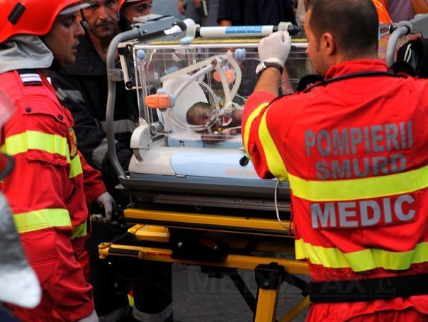 Inca un bebelus ranit in incendiul de la Giulesti a murit. Numarul nou-nascutilor decedati a ajuns la 5