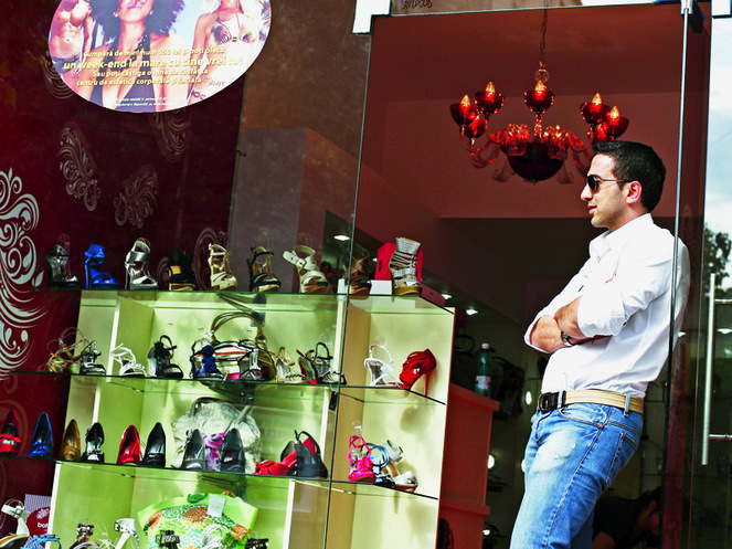 Proprietarul retailerului de pantofi Botinelli intra pe online