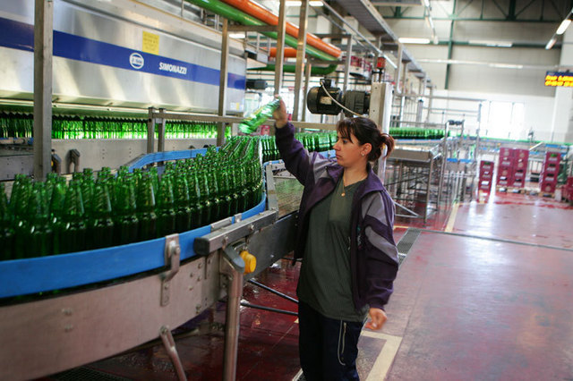 Canicula a umflat profiturile berarilor si ale producatorilor de inghetata