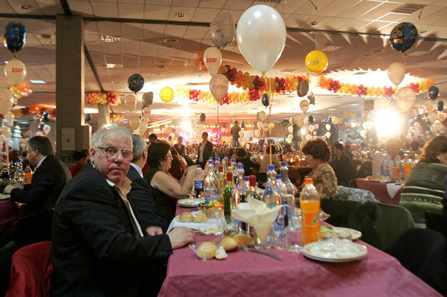 Oferte pentru Revelionul 2011: plajele exotice, partiile din Austria si „Spania pentru pensionari“