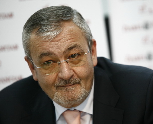 Vladescu pentru senatorii care au respins majorarea TVA: Econometria ne arata ca nu e posibil