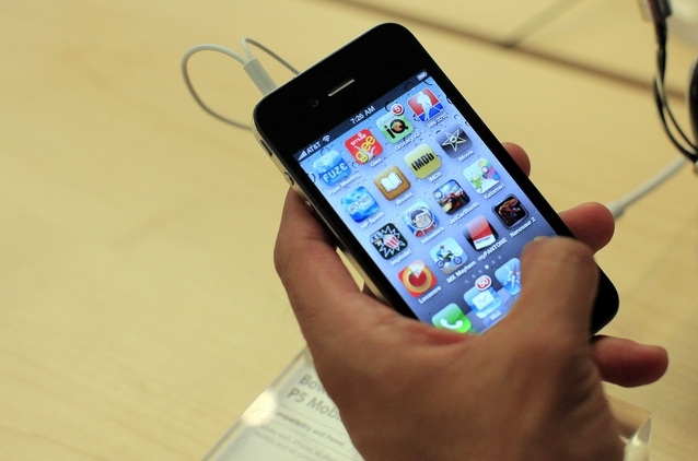 Orange vinde incepand de azi iPhone 4, cel mai nou telefon Apple