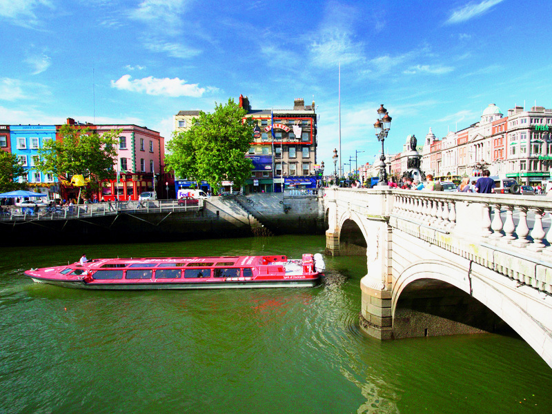 Reportaj: Dublin - Spiridusi, case scumpe si o bere