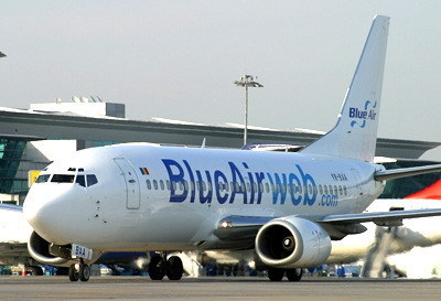 Blue Air da afara piloti si insotitori de bord, in urma reducerii capacitatii de zbor cu 33%