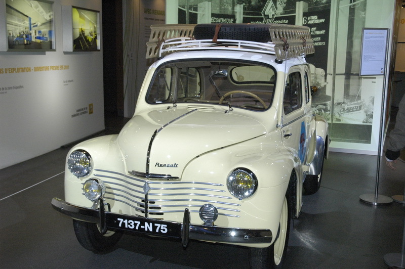 Istorie la tot pasul - Parisul da startul Salonului International de Automobile 2010
