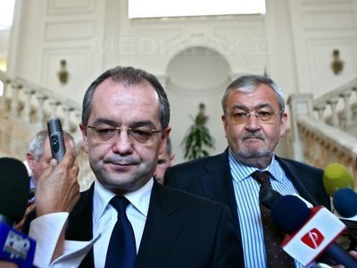 Boc il acuza pe Vladescu de complicitate la criza